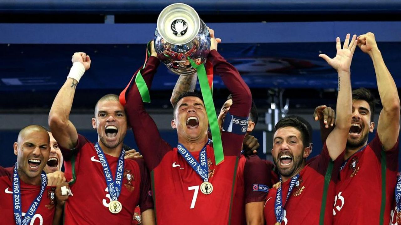 Năm 2016 Bồ Đào Nha chiến thắng cảm xúc trước Pháp và danh được danh hiệu lớn đầu tiên trong lịch sử