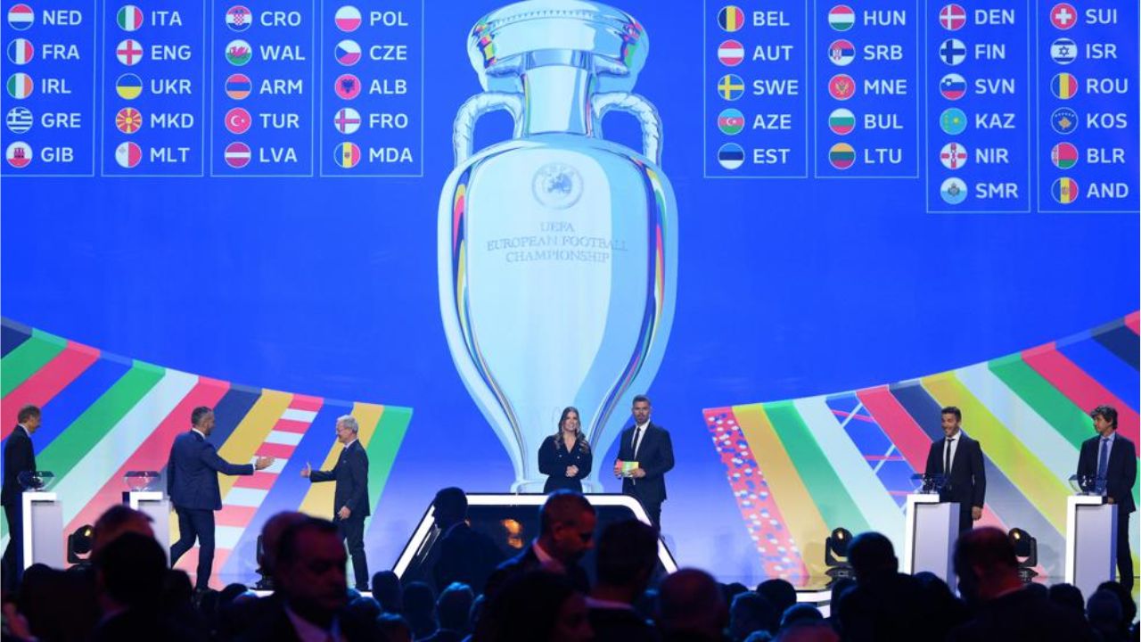 Quá trình bốc thăm chia vòng bảng Euro 2024